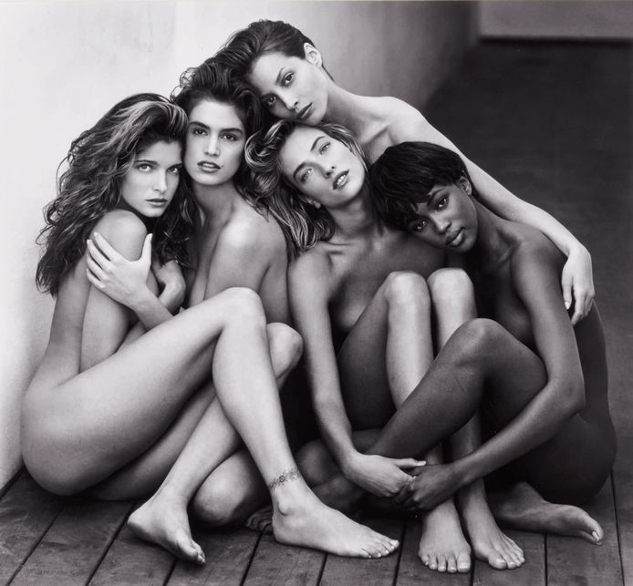 Stephanie Seymour, Cindy Crawford, Christy Turlington, Tatjana Patitz and Naomi Campbell in 1989.