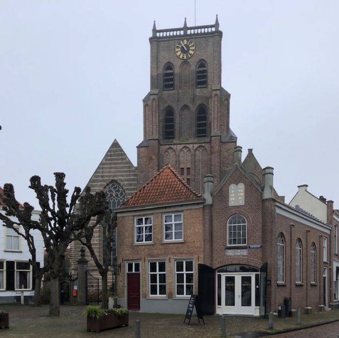 De 'echte' synagoge naast de kerk