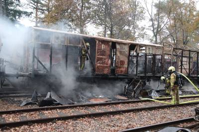 Nieuws gemist? Brand verwoest historische treinwagons • Maya redt met Zwolse hulp 10.000 Oekraïners