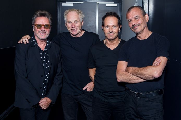 Doe Maar gaat weer op tournee, dat maakte concertorganisator MOJO maandagochtend bekend. De band gaat volgend jaar langs twaalf clubs in Nederland en een in België onder de noemer Lijf aan Lijf.