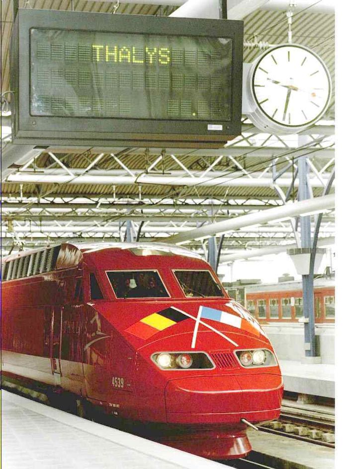 Le Thalys à Bruxelles Sud le 24 mai 1996, juste avant le voyage inaugural, sur une photo d'archive de l'AD.