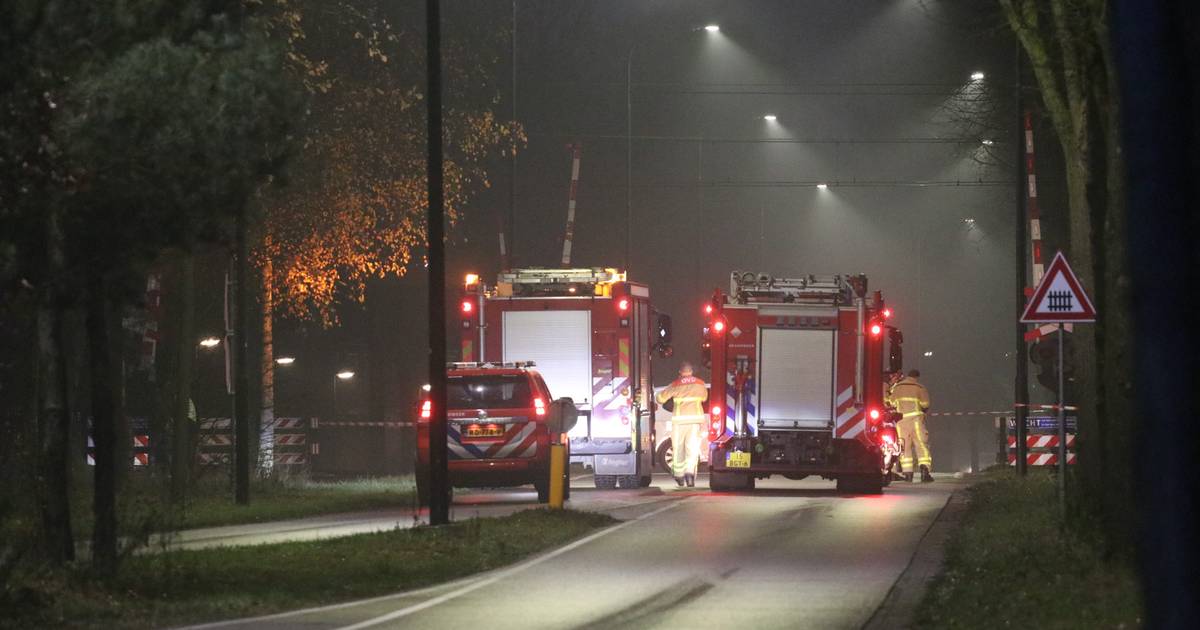 Aanrijding op spoor: geen treinen tussen Apeldoorn en Amersfoort, Laan van Spitsbergen dicht.