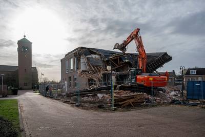 Sloper maakt korte metten met voormalig gemeentehuis in Huijbergen