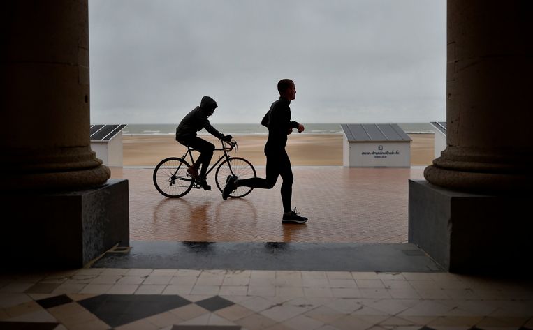 Oostende tijdens de eerste lockdown: 20 maart 2020. Beeld AFP