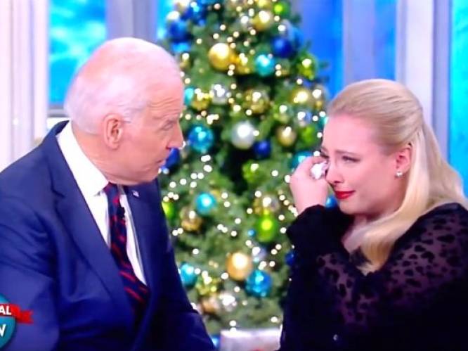 Joe Biden troost dochter van doodzieke John McCain en ontroert heel de VS in emotioneel tv-fragment