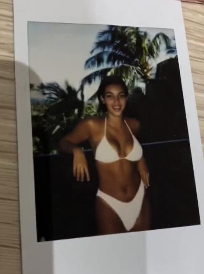 Kim Kardashian: "Hier was ik 14 of 15 jaar, op Hawaii."