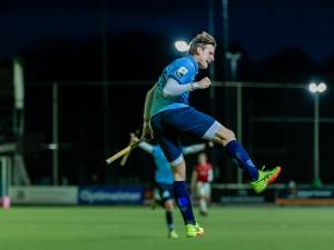 Historische zege hockeyers NMHC Nijmegen is direct goud waard: ‘Alsof het al carnaval is’ 