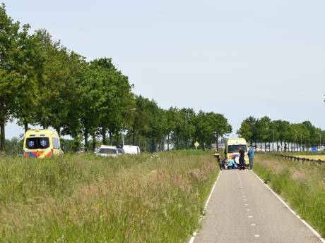 Jongetje op crossfiets raakt ernstig gewond bij botsing met paard en rijtuig in Brakel