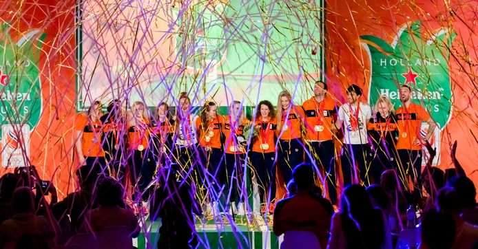 De Olympische medaillewinnaars tijdens de huldiging maandag in het Holland Heineken Huis.