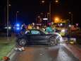Automobilist vliegt over rotonde in Bunschoten en raakt bekneld in wrak