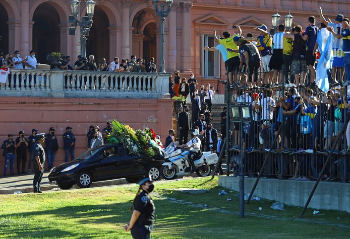 De Argentijnen daagden massaal op voor de begrafenisstoet