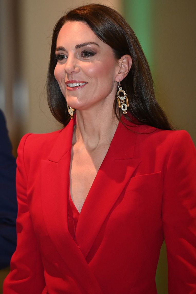 De oorbellen van Kate zijn geïnspireerd op het Londense Royal Opera House Beeld Getty Images