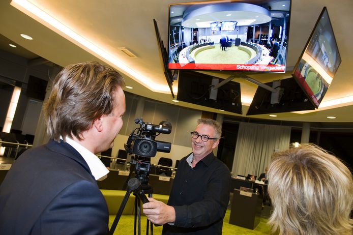 Rini ter Haar van RegioTV Tiel in actie.