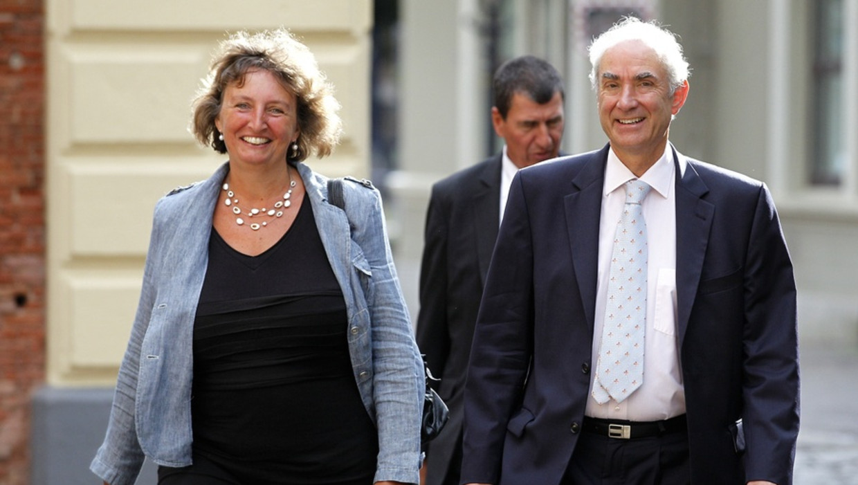Gerd Leers (rechts) komt met minister van Binnenlandse Zaken Liesbeth Spies aan op het Binnenhof. Beeld anp