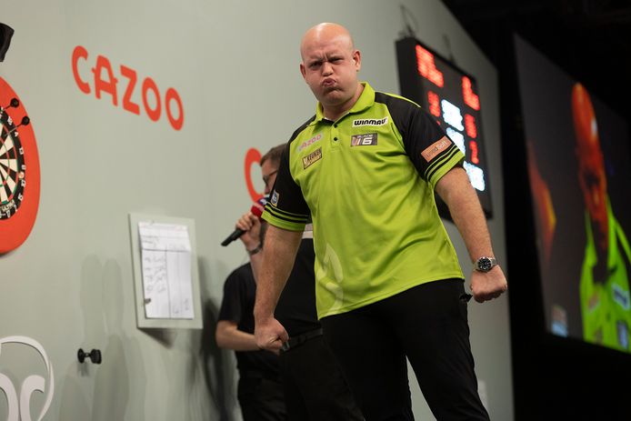 Michael van Gerwen geeft bij de Grand Slam of Darts zijn visitekaartje af.