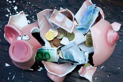 ‘Meerderheid ouderen neemt spaargeld op bij negatieve rente’