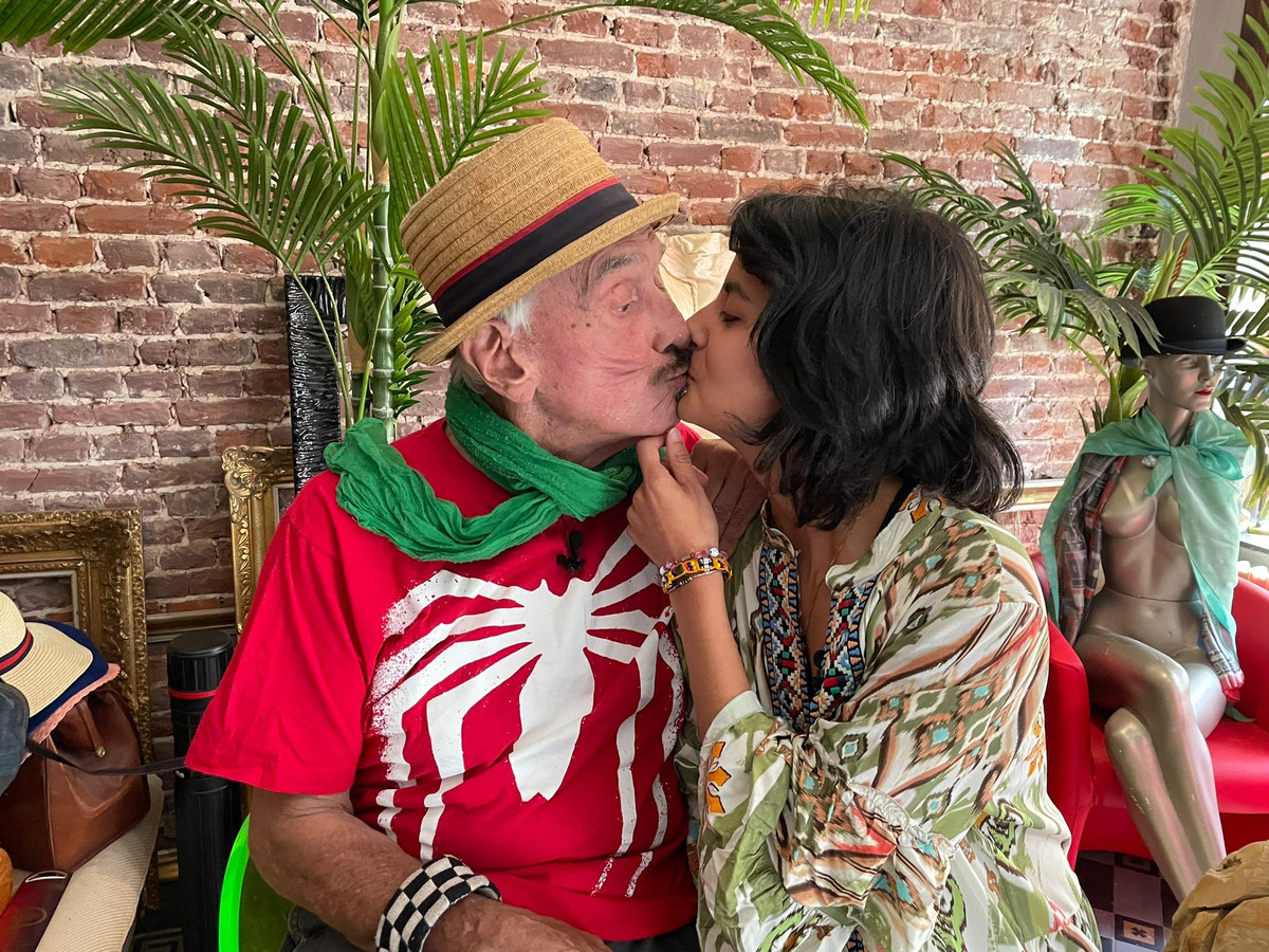 Belpopicoon Lou Deprijck (77) wil trouwen met 26jarige vriendin