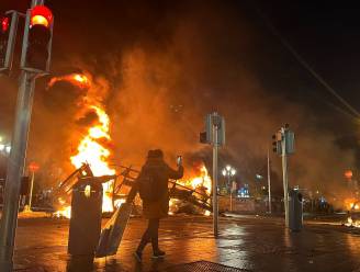 IN BEELD. Dublin in shock na zwaarste rellen in jaren: “Aanval op onschuldige kinderen, en dan een aanval op onze samenleving en rechtsstaat”