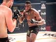 Murthel Groenhart als MMA-vechter in actie tijdens Levels Fight League
