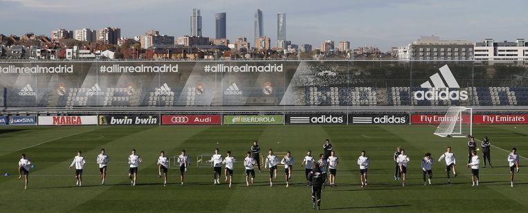 De selectie van Real Madrid in training voor het bekerduel met Cornella. Beeld epa