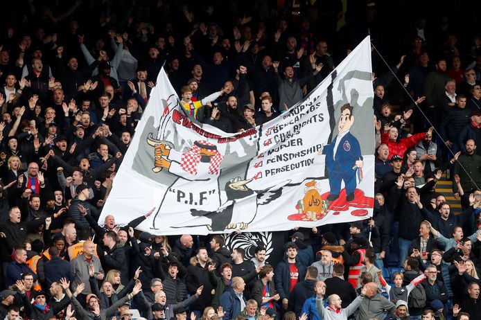 Het spandoek op Selhurst Park.