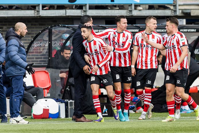 Spelers van Sparta vieren de 1-0 tegen Willem II.