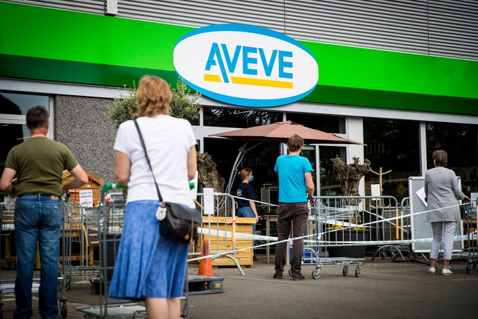 Een winkel van AVEVE in Kortrijk.
