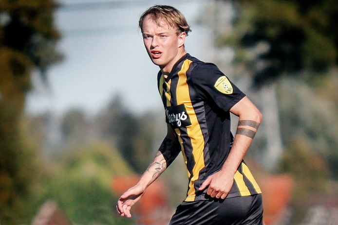 Na een jaar VSV Gent trekt Jelle Walraeve naar LS Merendree: “Bij VSV vond ik het voetbalplezier terug, nu wil ik weer een stapje hoger”