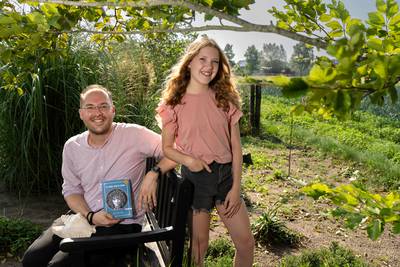 Vader en dochter uit Den Dungen maken samen een spannend boek over mythen voor kinderen