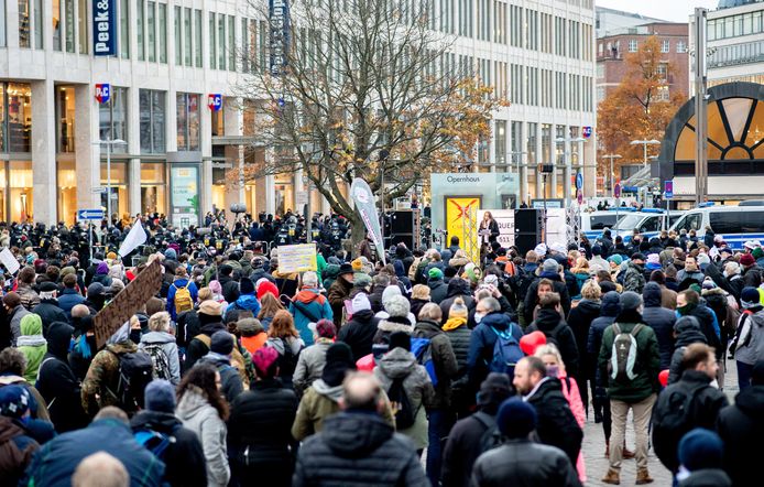 Beeld van het protest in Hannover zaterdag.