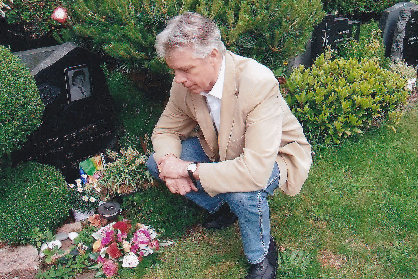 Joop wil zijn vriend en zanger Jack Jersey graag eren, maar krijgt geen