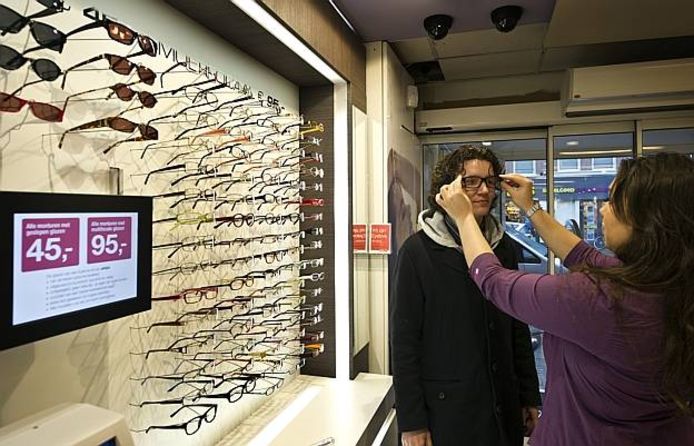 Het Nieuwkuijkse bedrijf Eyelove start in Amerika met een mobiele winkel die langs grote bedrijven gaat.