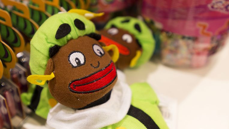 Zwarte Piet in een filiaal van de Hema in de Haagse binnenstad. Beeld anp