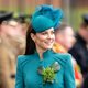 Kate Middleton straalt in turquoise tijdens St Patrick’s Parade