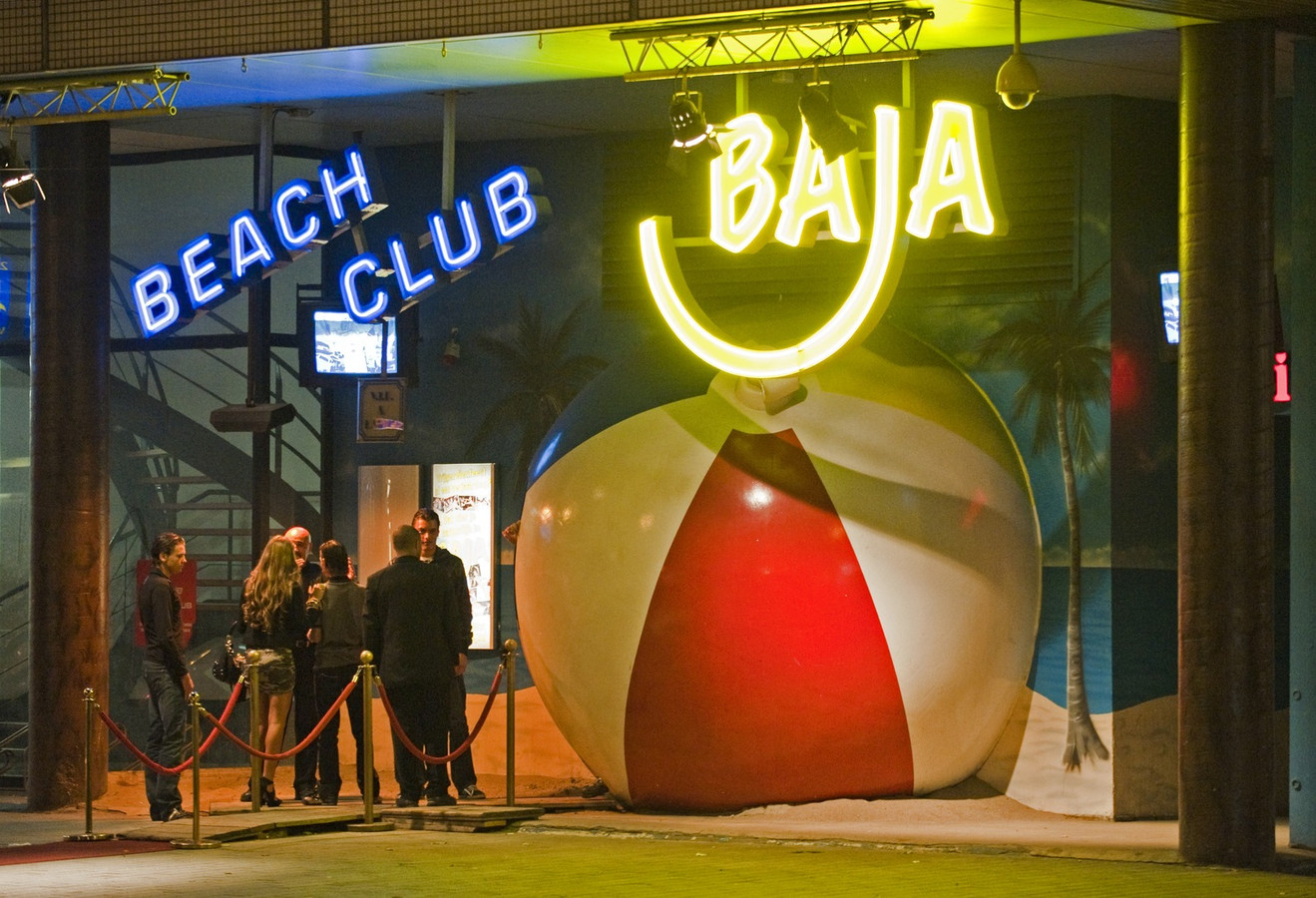 Baja Beach Club weer open voor popfestival Foto AD.nl