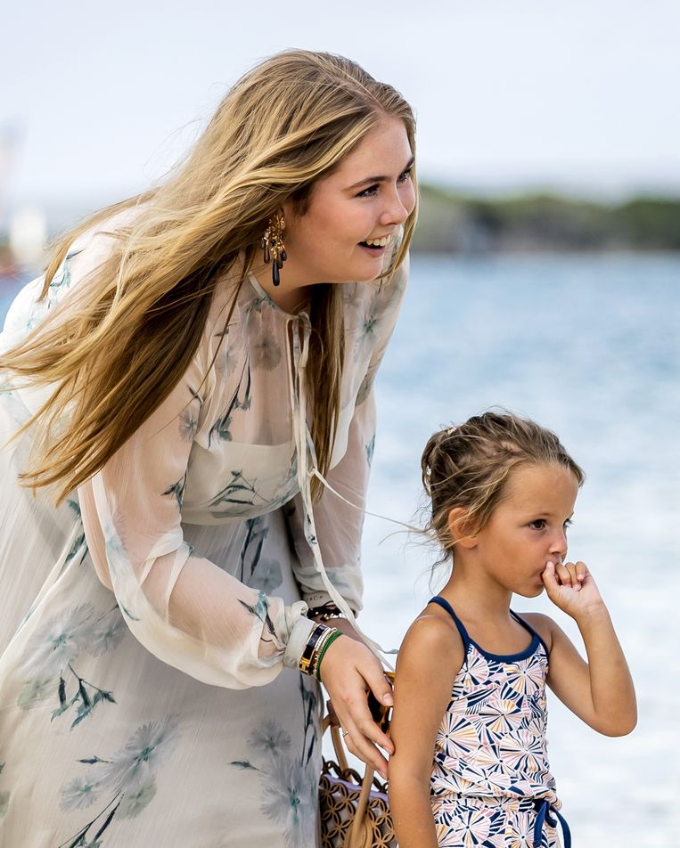 Prinses Amalia leende deze oorbellen van haar moeder. Beeld ANP /  ANP