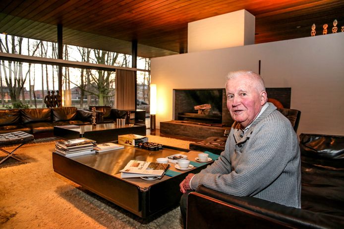 Georges Vandenbussche in 2016, toen hij zijn woning besloot te verkopen. Hij was toen 87 jaar en woonde er zelf 47 jaar. Pas 5 jaar later raakte de villa ook effectief verkocht.