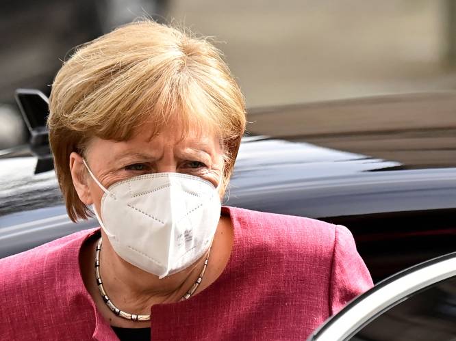 Merkel presenteert wet om buiten de deelstaten om lockdown te kunnen opleggen, Duitse regering stemt in