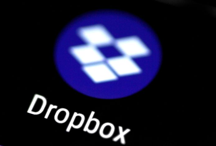 Cloudopslagdienst Dropbox heeft in zijn eerste kwartaalrapportage sinds zijn beursdebuut sterke cijfers laten zien. Zowel de omzet als het aantal gebruikers kwam hoger uit dan de verwachtingen van analisten.