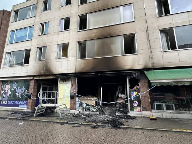 “Sterke vermoedens van kwaad opzet”: parket start gerechtelijk onderzoek na zware brand in voedingswinkel