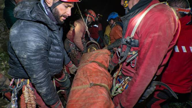 Belgische speleoloog (47) bevrijd uit Franse grot na reddingsoperatie van meer dan 24 uur