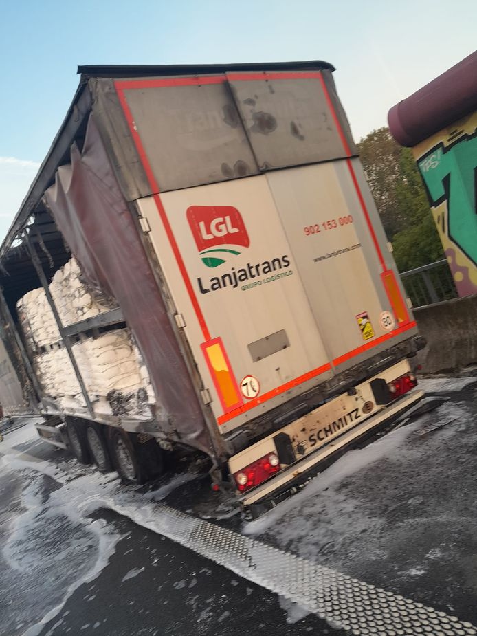 El camión se incendió en la E17.