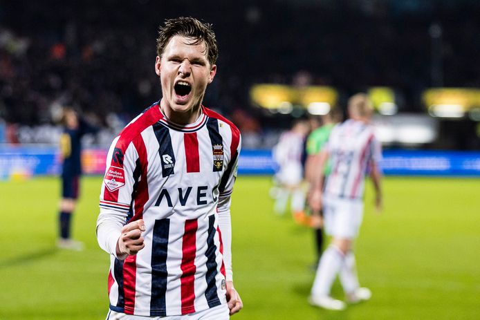 Max Svensson ha portato il Willem II sul 2-0 contro lo Jong Ajax.