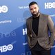Aaf leest sterren: Drake heeft een geurkaars die naar hem ruikt en Hugh Grant lijkt wel 150