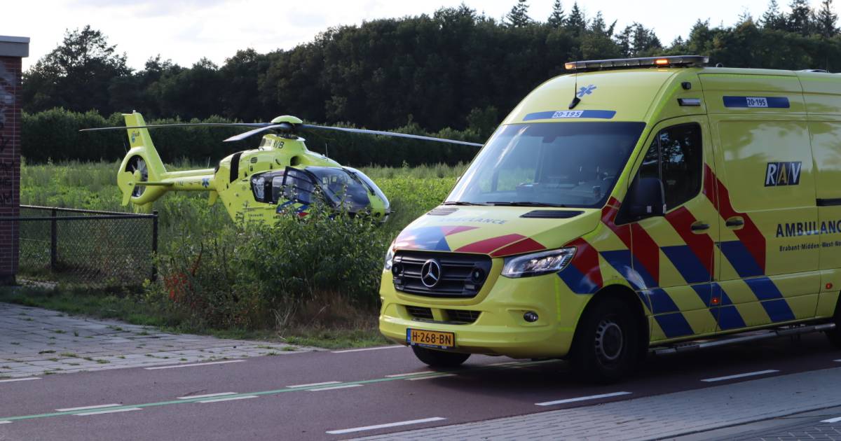 Vrouw zwaargewond bij ongeval met elektrische fietsen in Waalwijk.