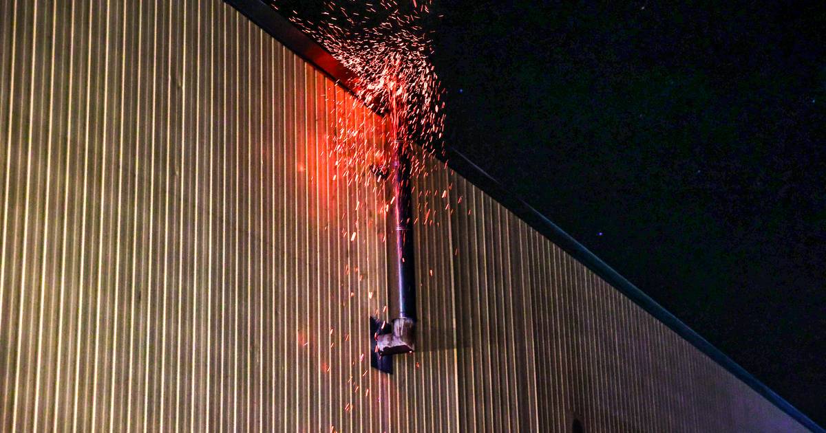 brandmelding bij een bedrijf op Veilingstraat in Nieuw-Amsterdam
