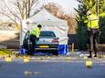 Na het dodelijk ongeval, waarbij het slachtoffer zijn been verloor en overleed, lag de Oranjelaan bezaaid met brokstukken.