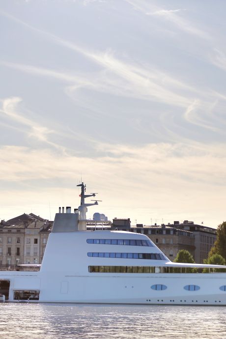 Des Russes fortunés fuient avec leurs yachts de luxe pour ne pas être sanctionnés