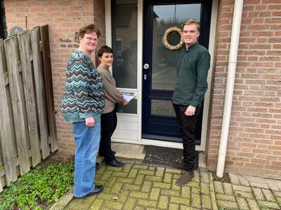 Oijens Dorpsjournaal dreigt na bijna 45 jaar te verdwijnen: ‘Dit blad hoort zo enorm bij het dorp’