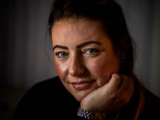 Raquel (31) ging twee keer per week onder de zonnebank, nu heeft ze huidkanker